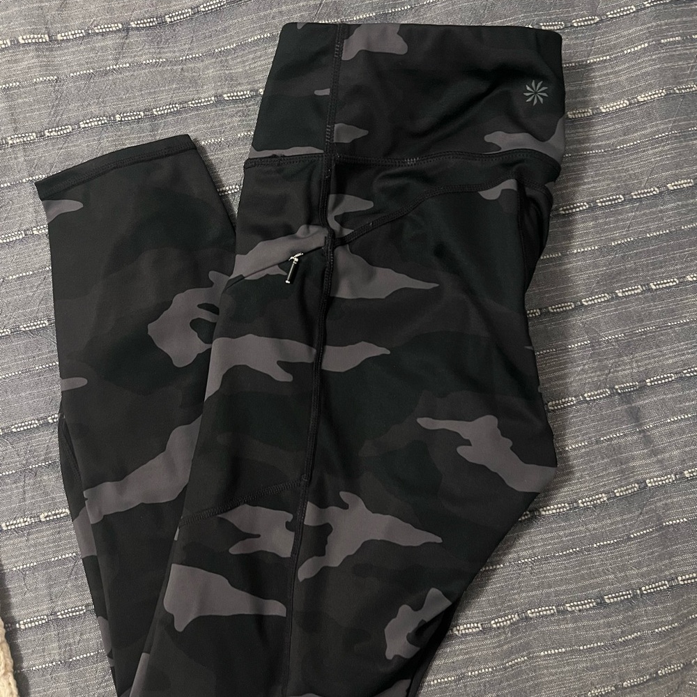 Athleta Camouflage Leggings Black and Gray Stretchy Fit
